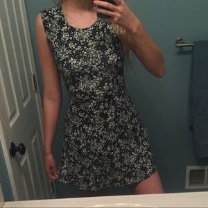 american eagle stretchy floral dress